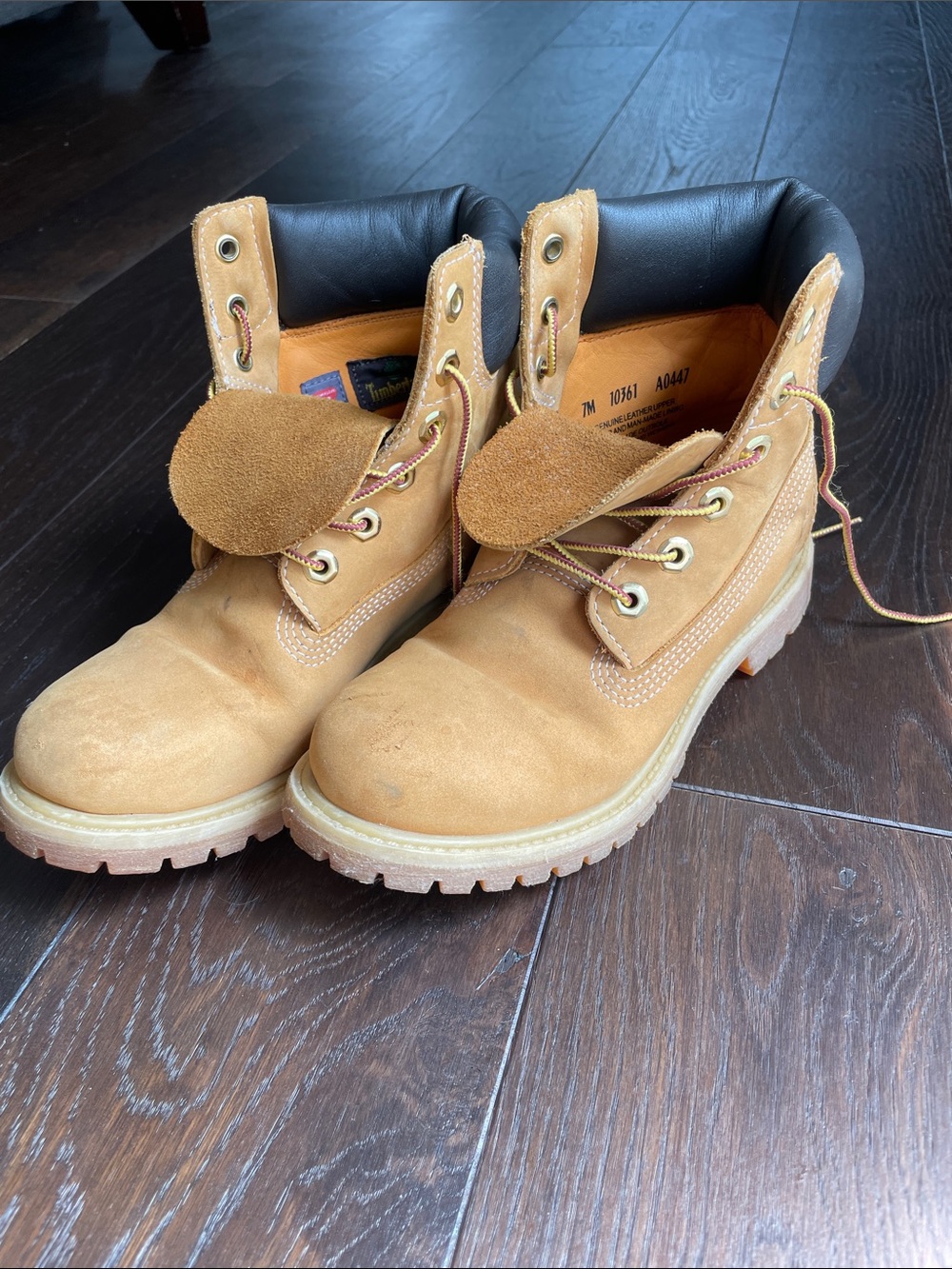 Timberland Wheat Lace-Up Women's Boots with Black Collar
